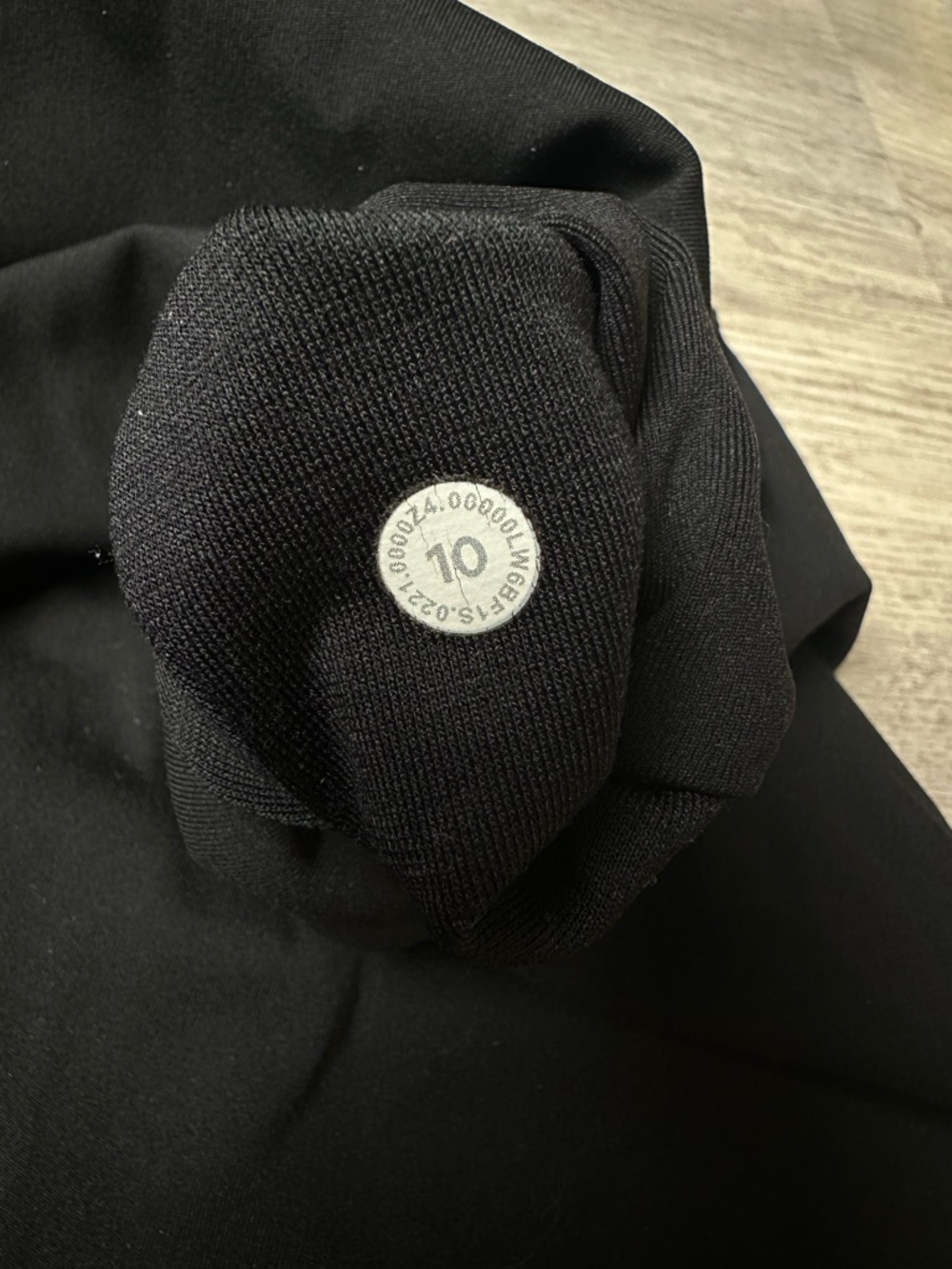 Lululemon Black Crop Leggings Size 10 - Picture 6 of 7